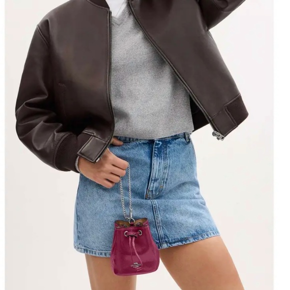 New🩷Coach Drawstring Wristlet- Pink - Picture 2 of 4